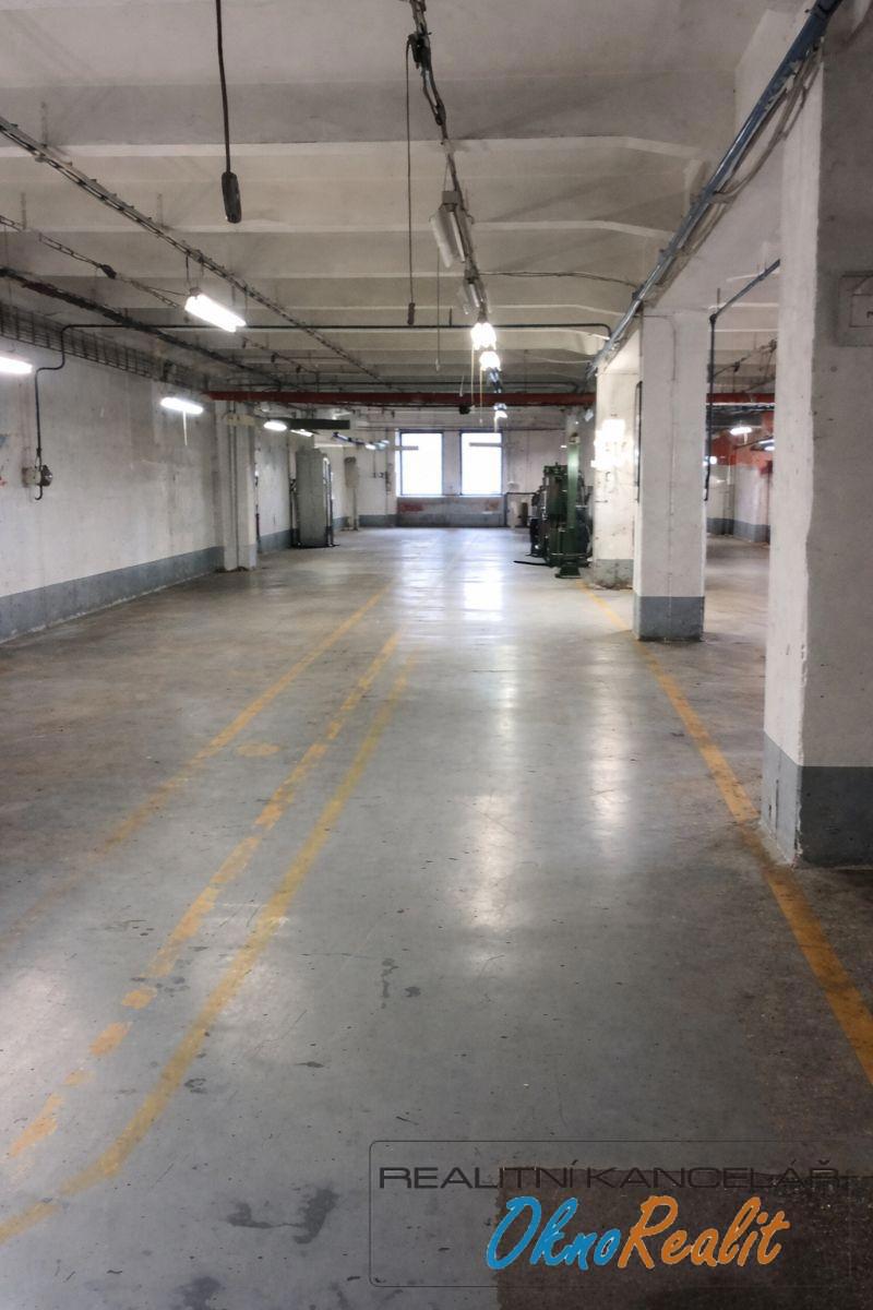 Photo 4 - Commercial property for rent · Warehouse