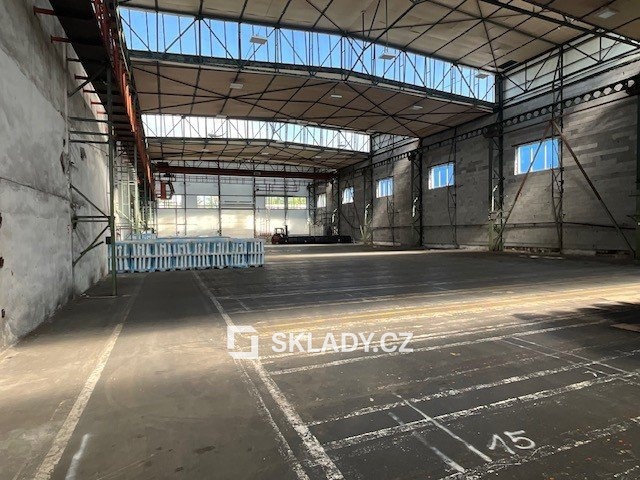 Photo 1 - Commercial property for rent · 2 400 m²
