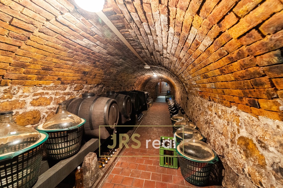 Фото 1 - Продаж винного погребу · 101 m²