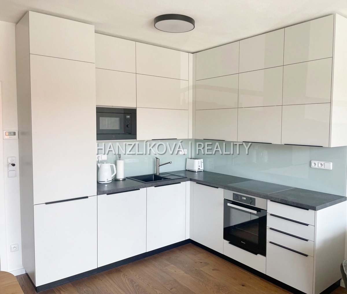 Фото 3 - Аренда квартиры · 2+kk · 51 m²