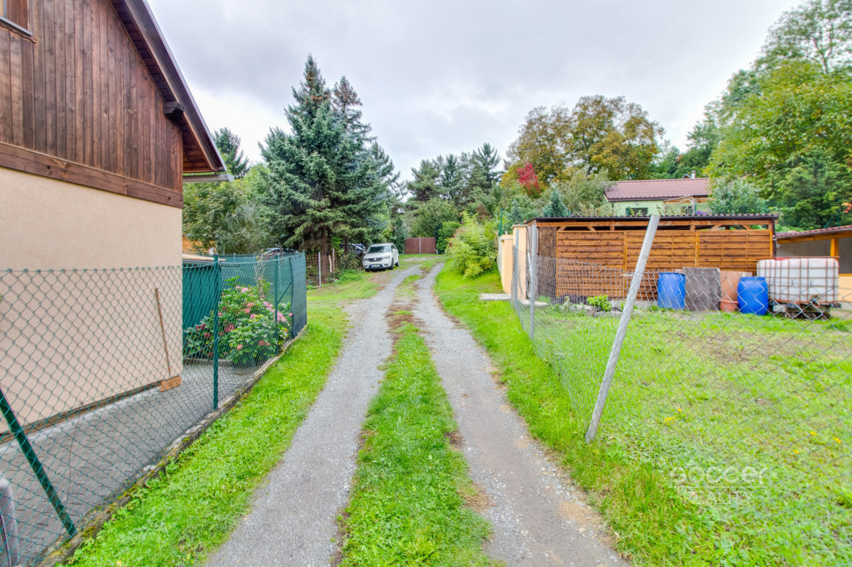 Photo 4 - Land for sale · Garden