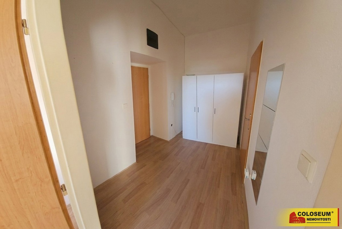 Photo 3 - Apartment for rent · 1+kk · 32 m²