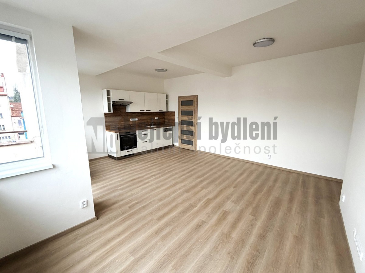 Hình ảnh 2 - Căn hộ cho thuê · 1+kk · 36 m²