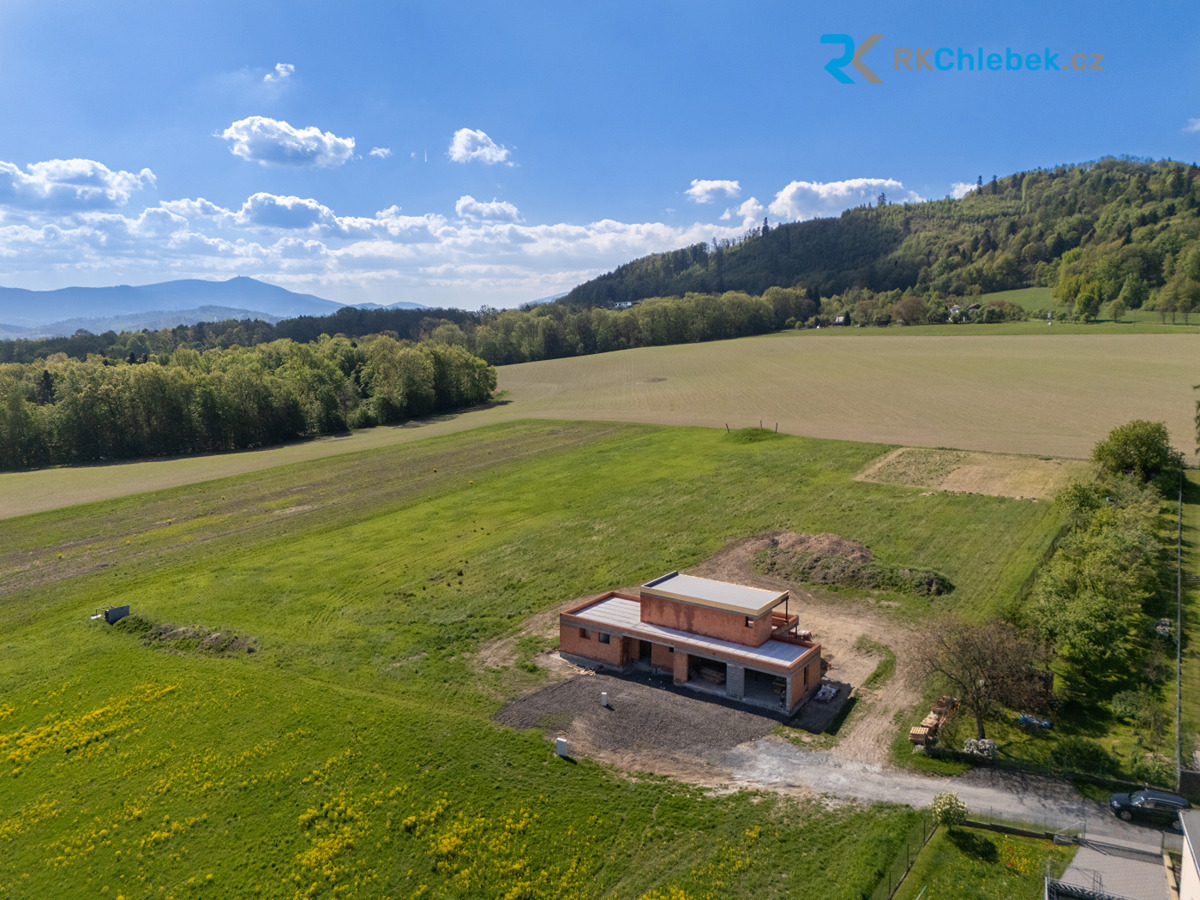 Photo 2 - House for sale · Family house · 285 m² · 5 rooms