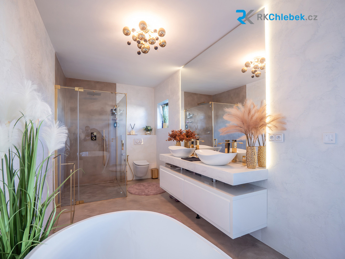 Photo 2 - House for sale · Family house · 360 m² · 1 room