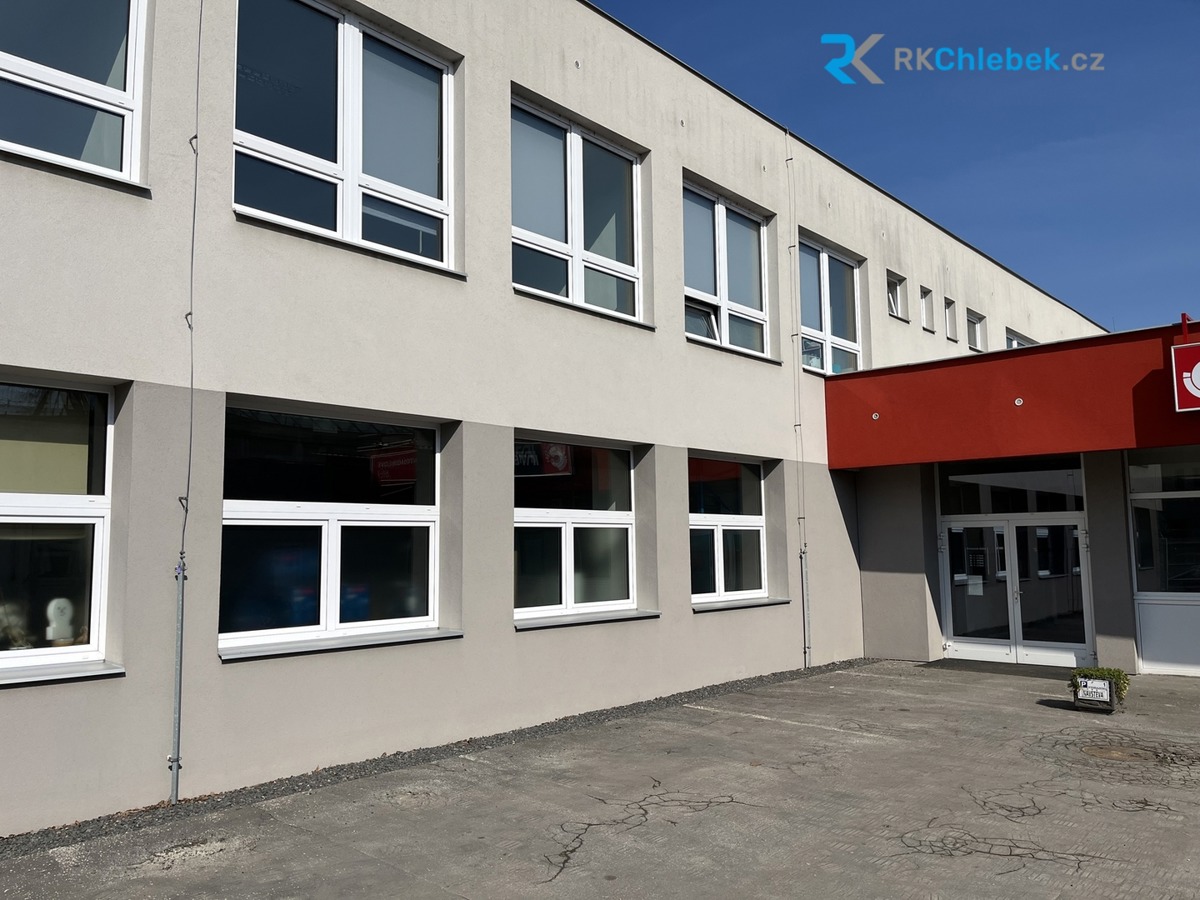 Photo 1 - Commercial property for rent · Office · 106 m²