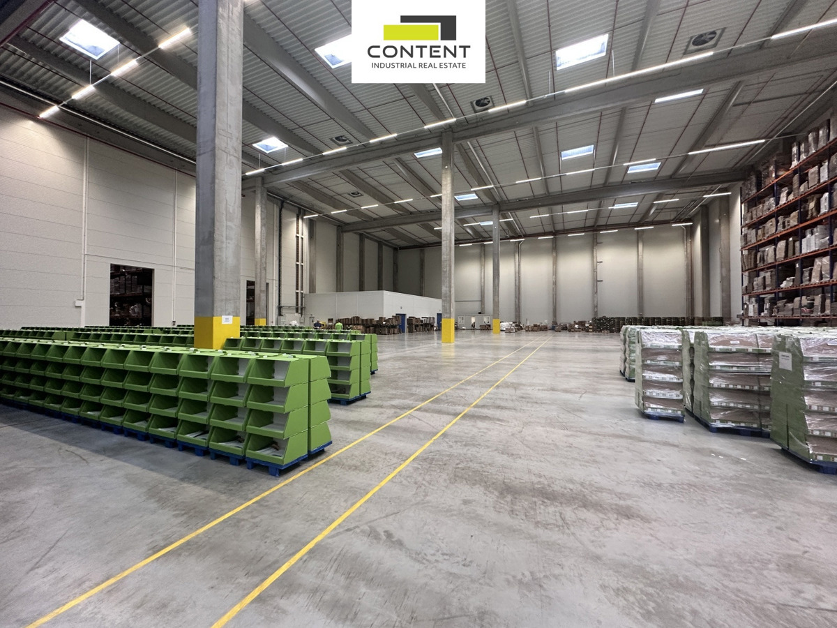 Photo 1 - Commercial property for rent · Warehouse · 7 018 m²