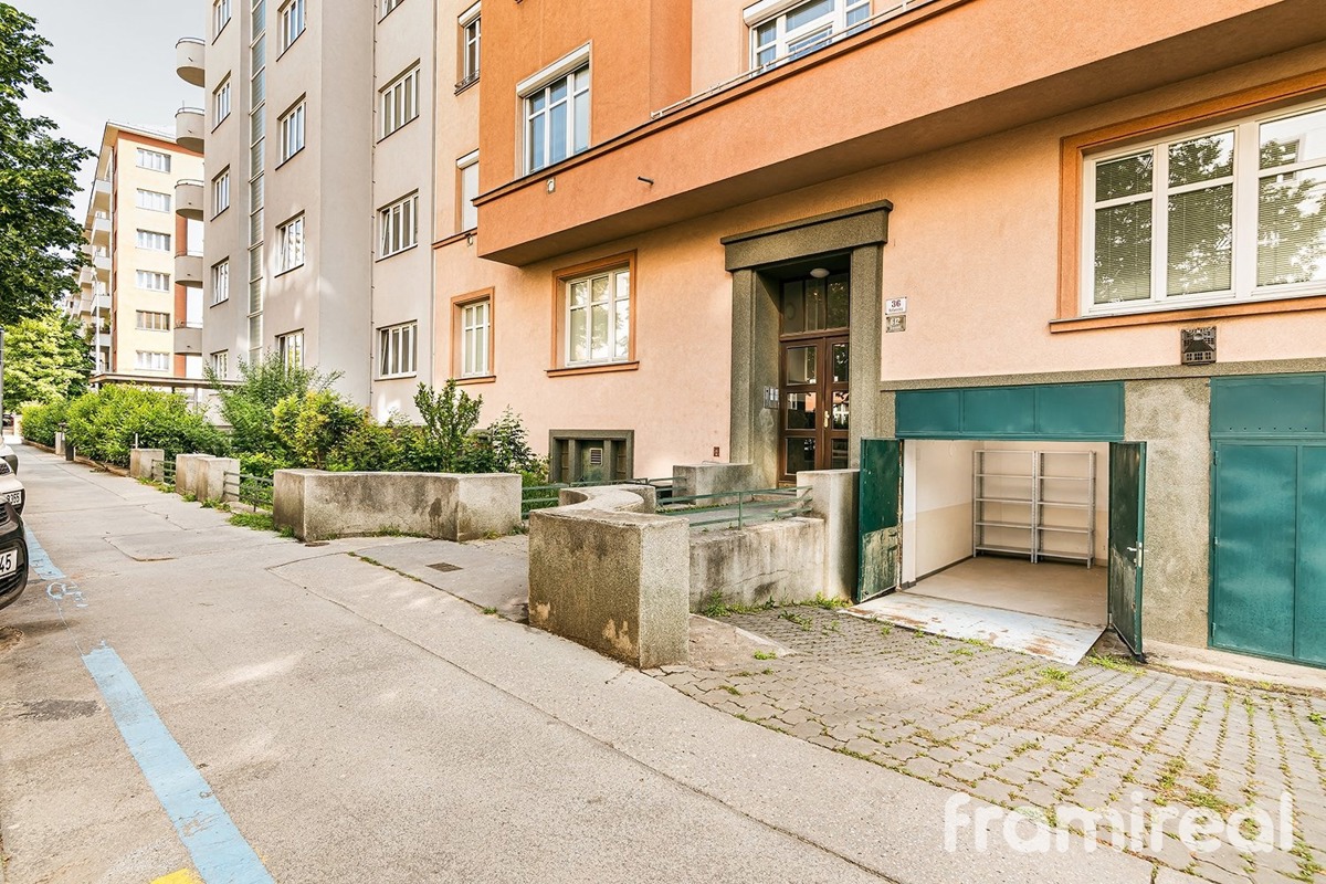 Hình ảnh 1 - Garage for sale · 18 m²