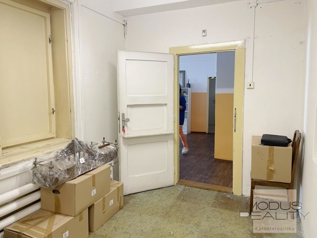 Photo 2 - Commercial property for rent · Warehouse · 16 m²