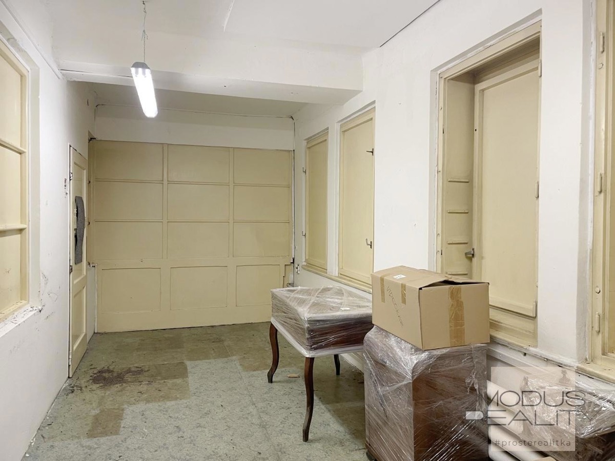 Photo 1 - Commercial property for rent · Warehouse · 16 m²