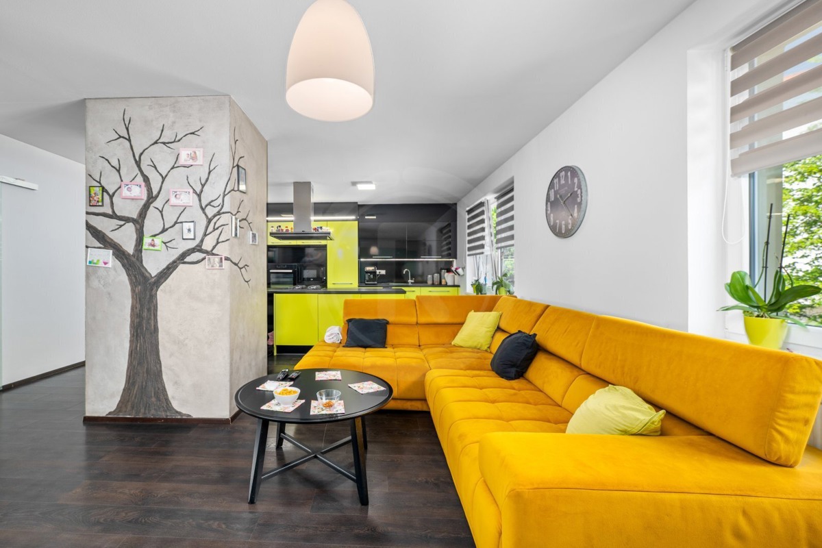 Photo 1 - House for sale · Family house · 333 m² · 5 rooms