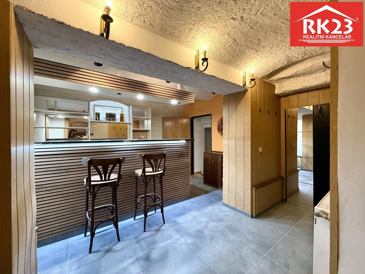 Photo 2 - Commercial property for rent · 100 m²