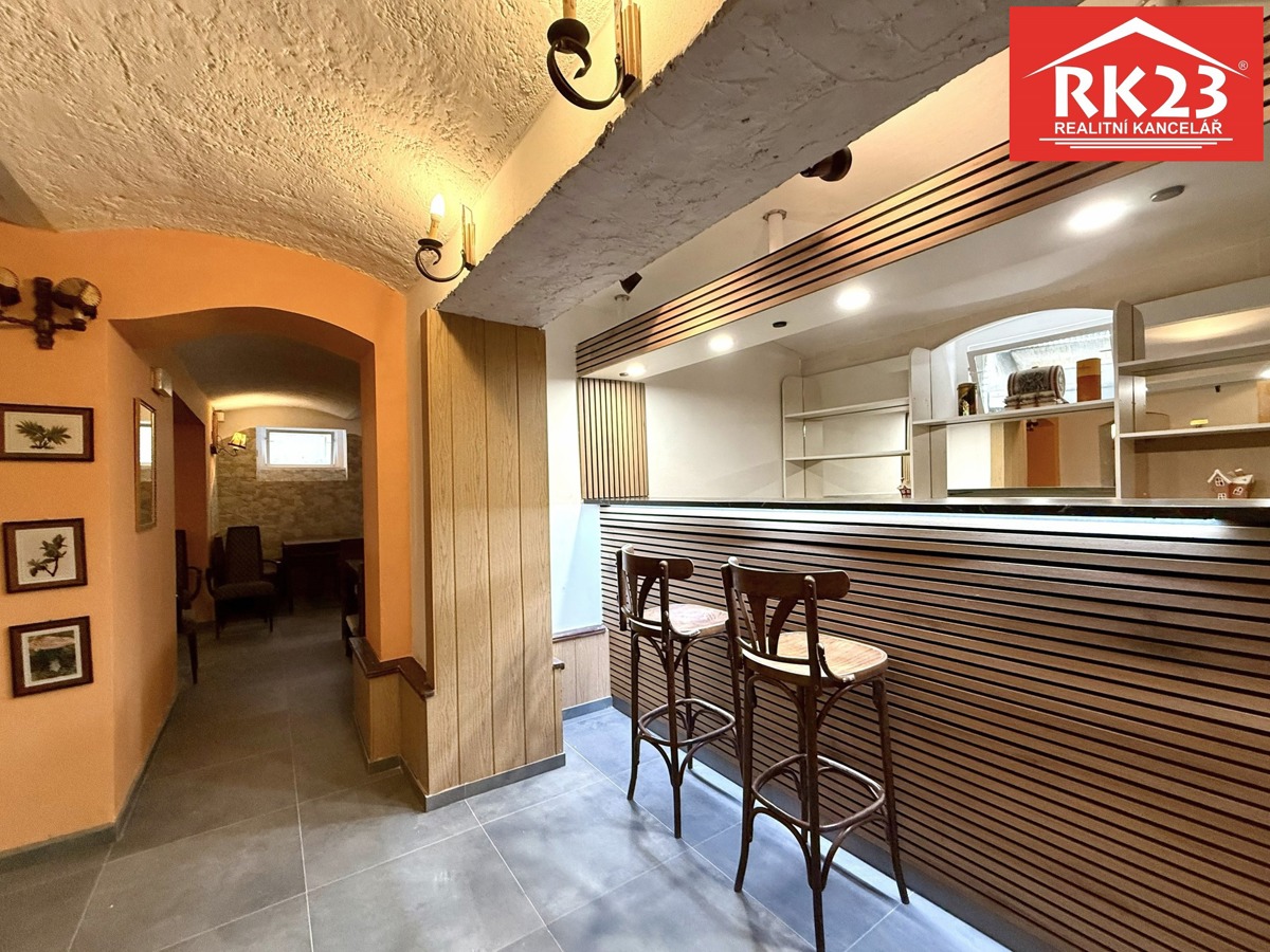 Photo 3 - Commercial property for rent · 100 m²