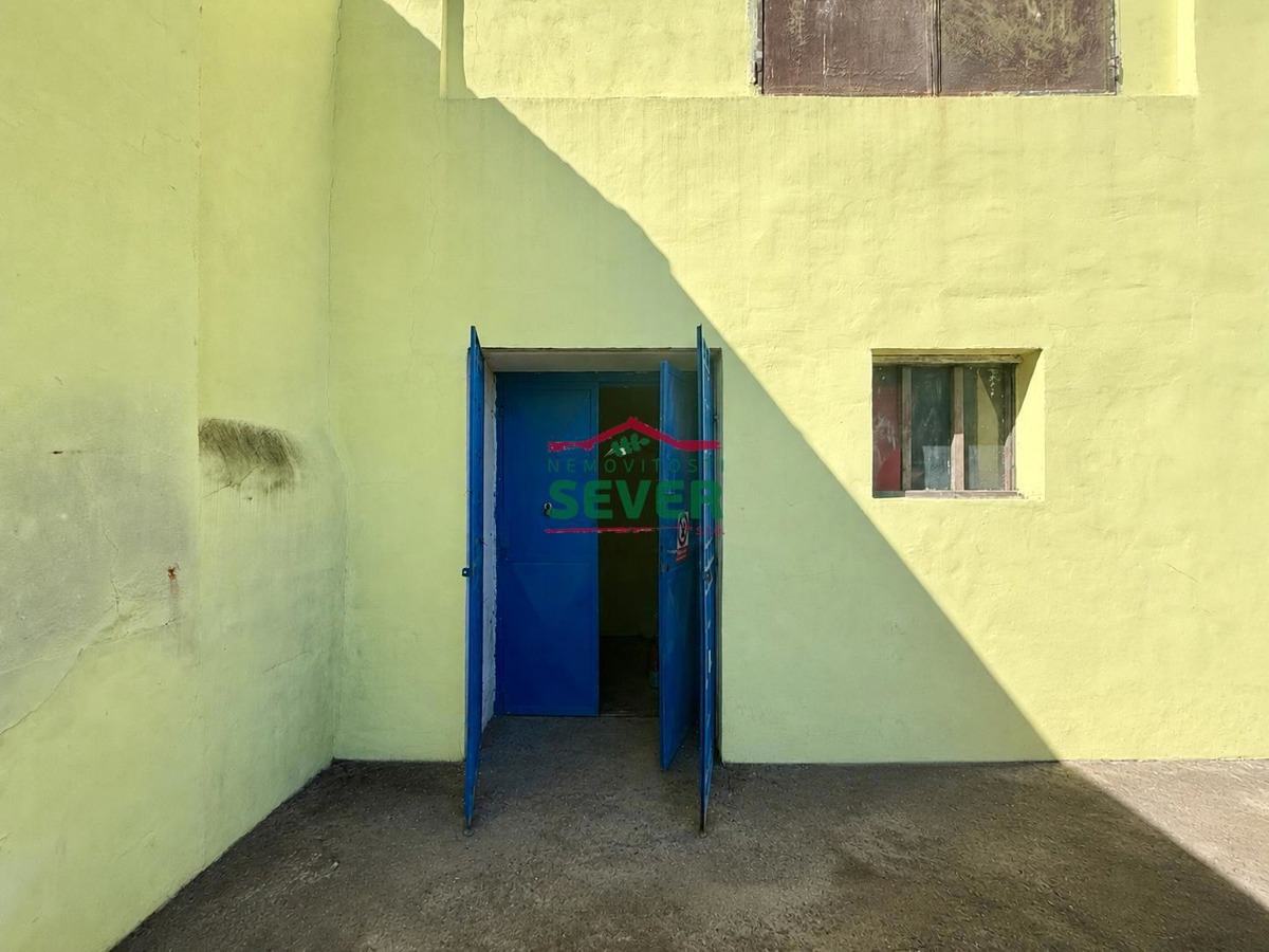 Photo 2 - Commercial property for rent