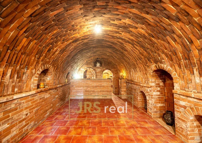 Hình ảnh 2 - Bán hầm rượu · 90 m²