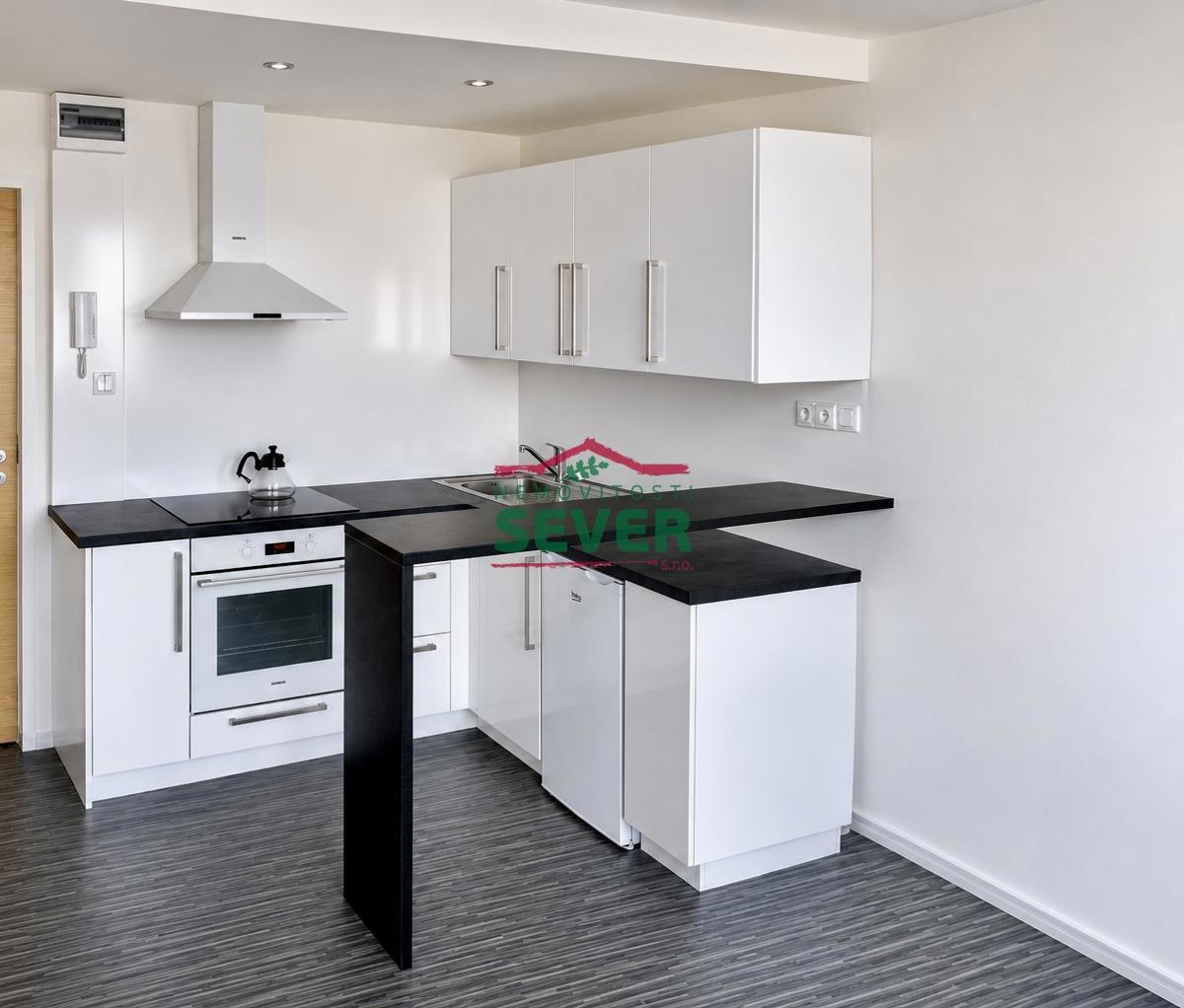 Photo 1 - Apartment for sale · 1+kk