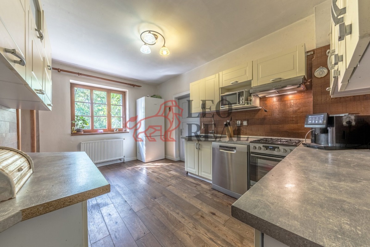 Фото 3 - Продаж будинку · Сімейний будинок · 180 m² · 5 кімнат