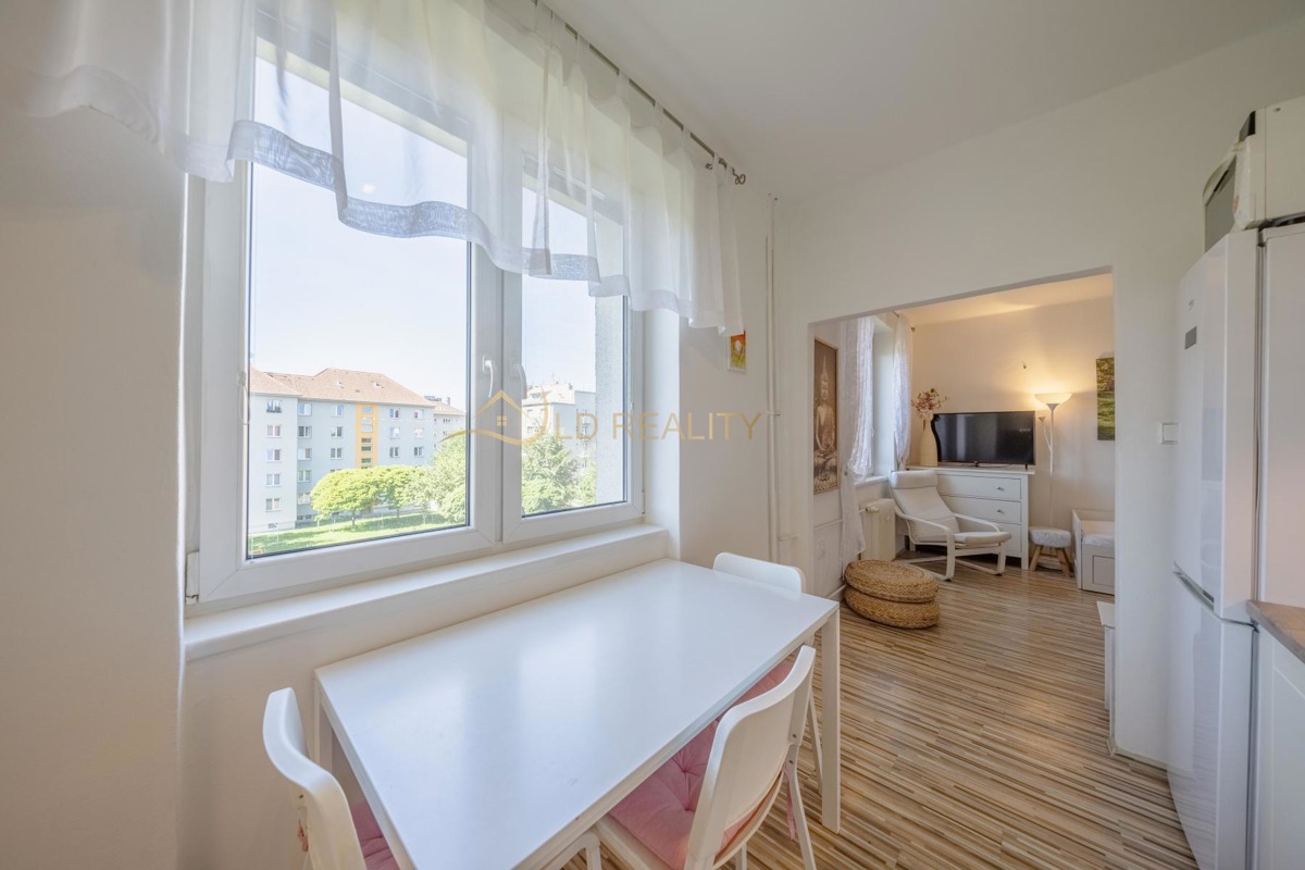 Фото 4 - Продаж квартири · 2+1