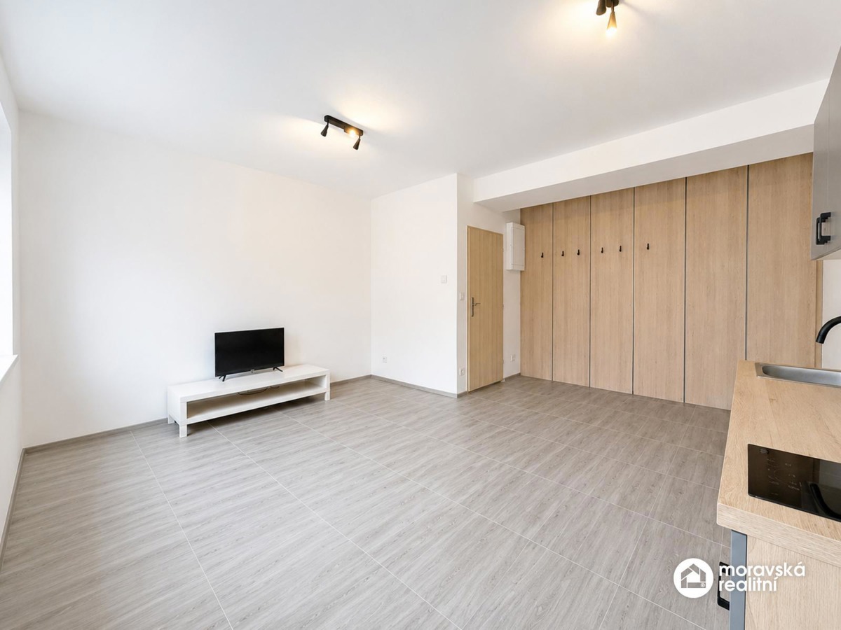 Hình ảnh 2 - Căn hộ bán · 1+kk · 27 m²