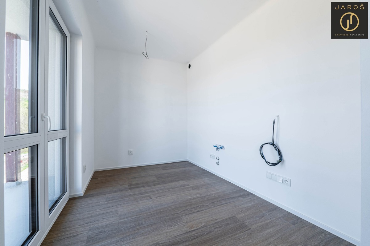 Фото 4 - Продаж квартири · 2+kk · 37 m²