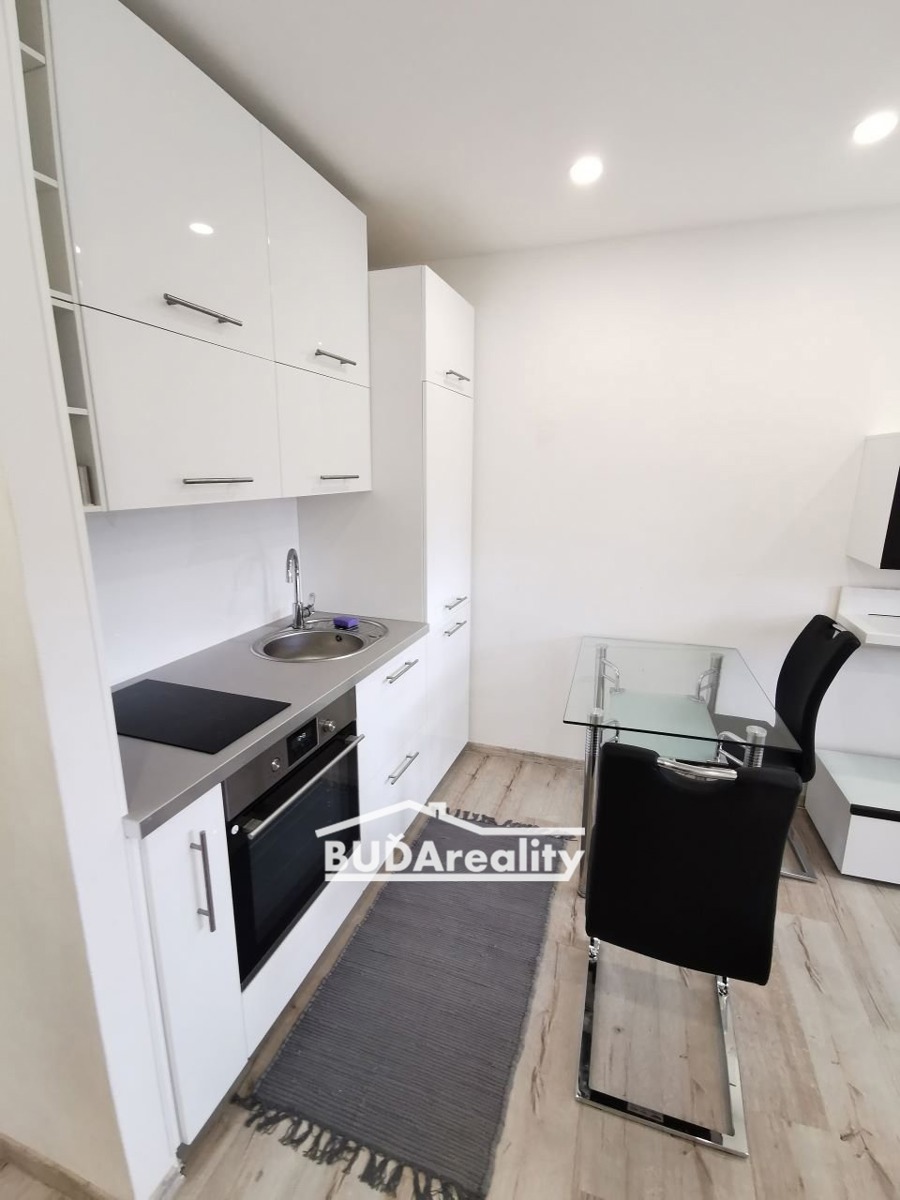 Фото 2 - Продаж квартири · 1+kk · 27 m²