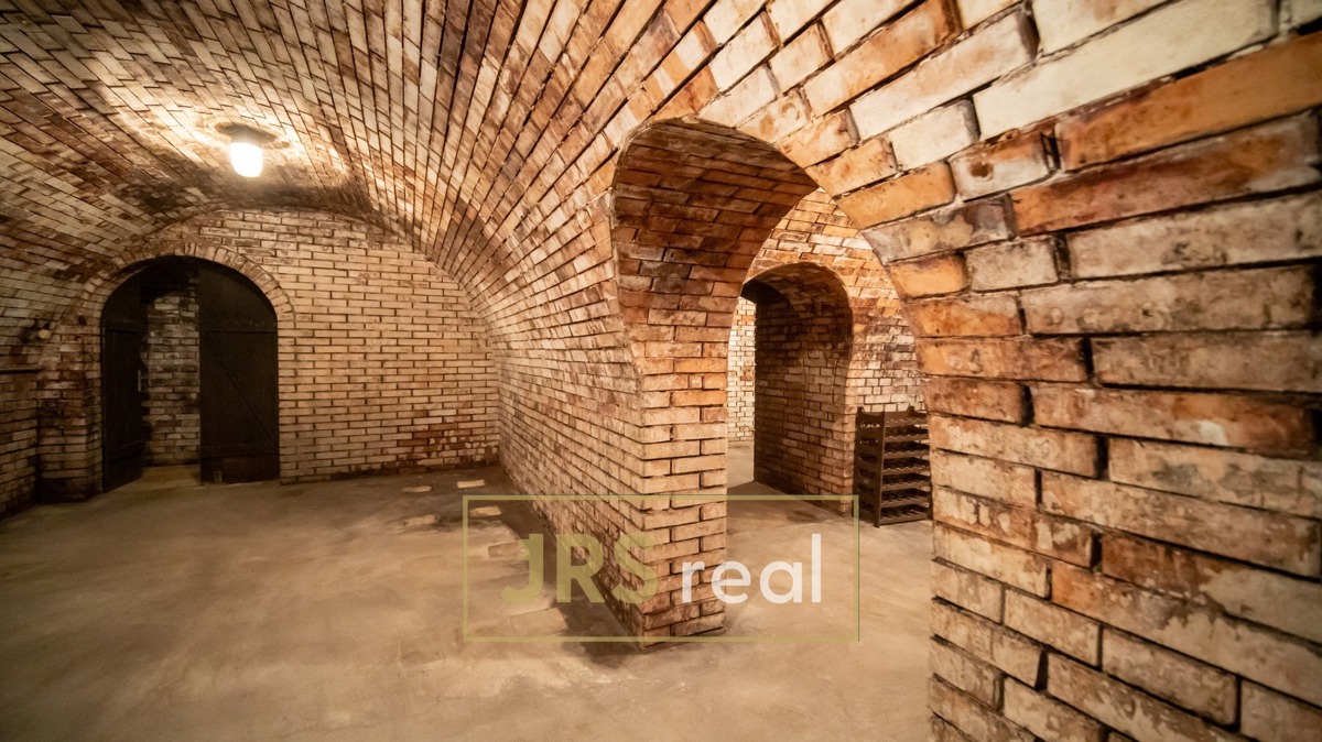 Фото 2 - Продаж винного погребу · 285 m²