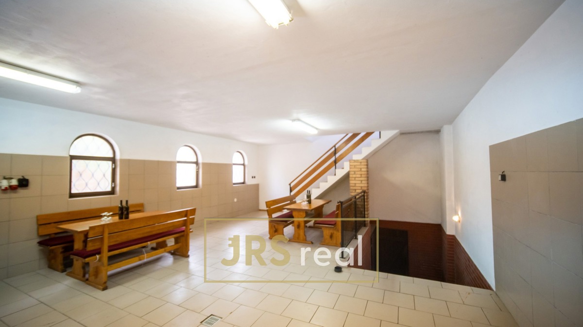 Фото 3 - Продаж винного погребу · 285 m²