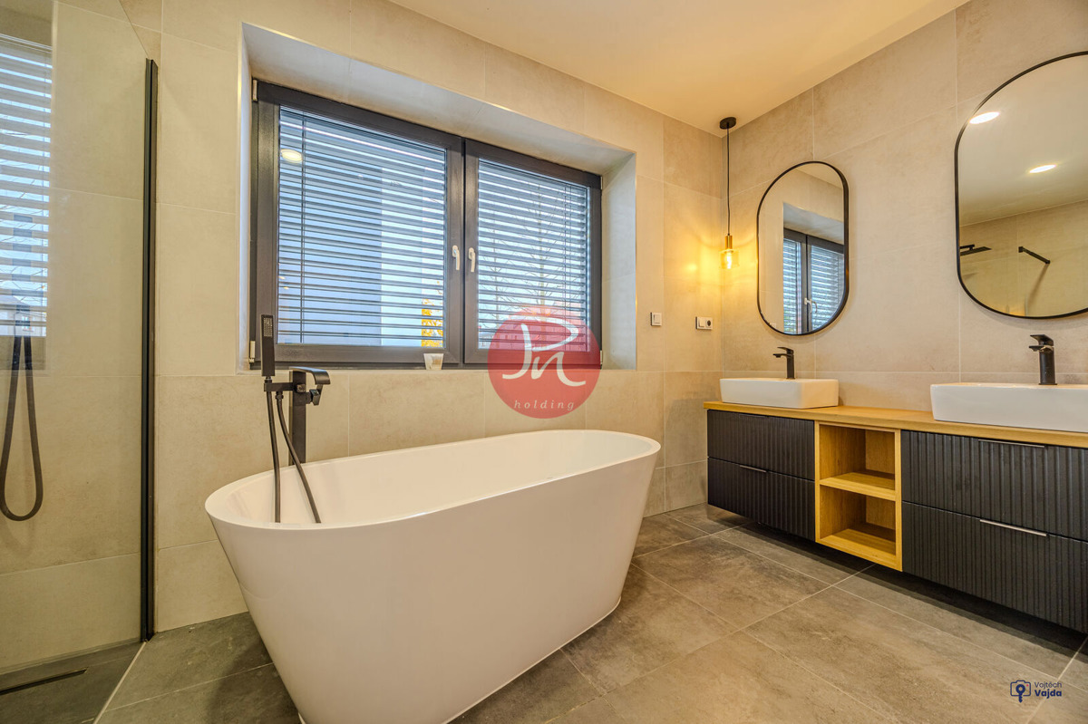 Photo 2 - Apartment for rent · 4+kk · 102 m²