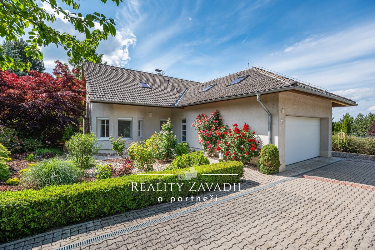 Фото 1 - Оренда будинку · Сімейний будинок · 271 m² · 6 кімнат