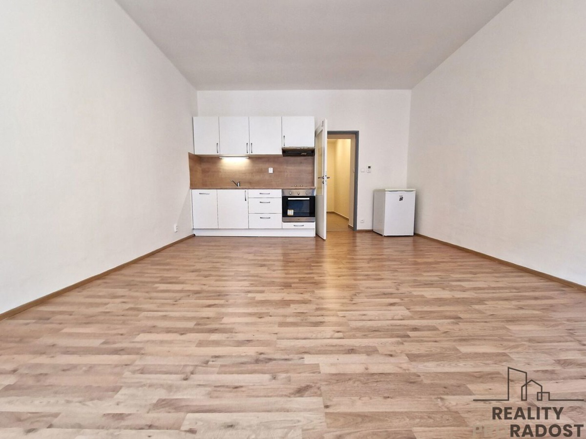 Фото 2 - Аренда квартиры · 1+kk · 33 m²