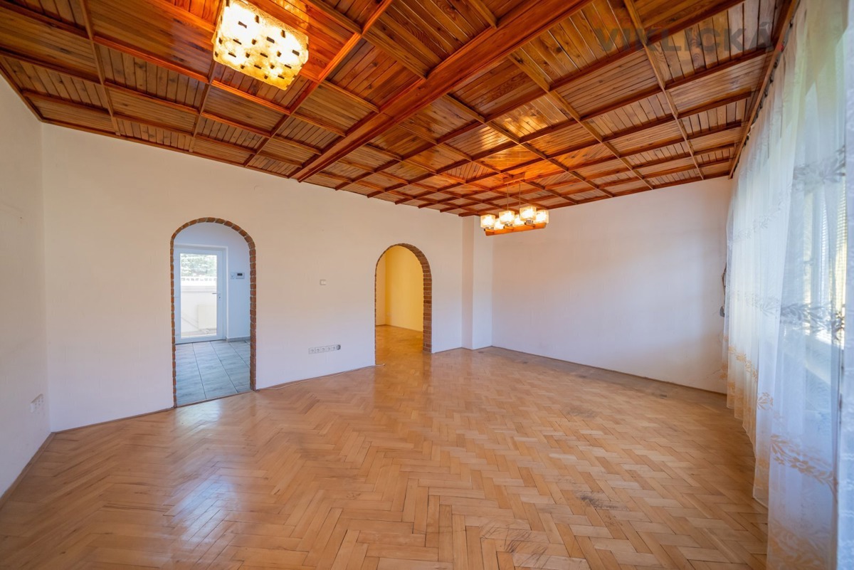 Fotografie 3 - Prodej domu · Rodinný · 200 m² · 5 pokojů