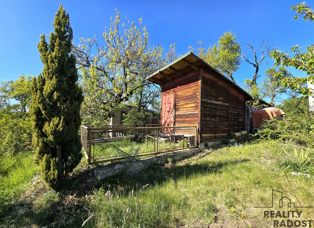 Фото 1 - Продаж ділянки · Сад · 847 m²