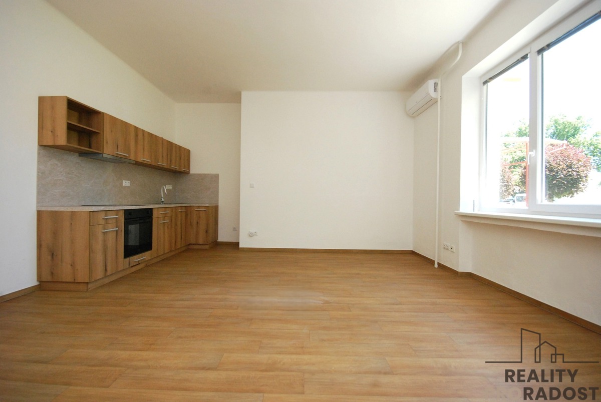 Photo 2 - Apartment for rent · 2+kk · 44 m²