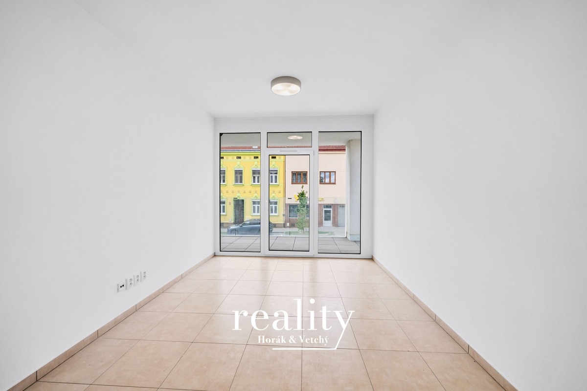 Photo 1 - Commercial property for rent · Office · 13 m²