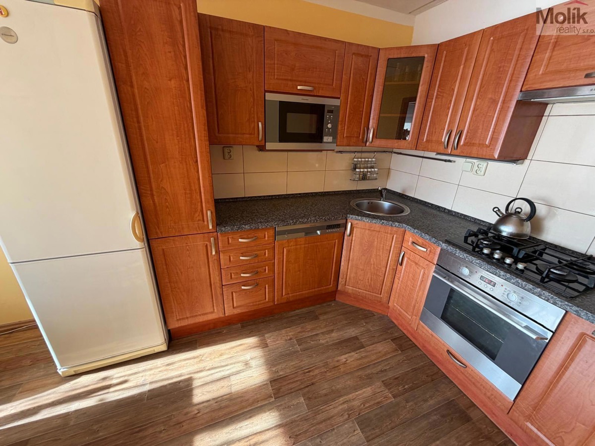 Photo 3 - Apartment for sale · 3+1
