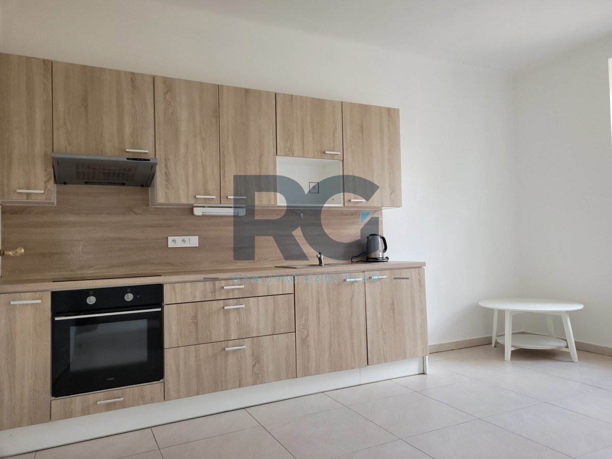 Fotografie 2 - Pronájem bytu · 2+1 · 70 m²