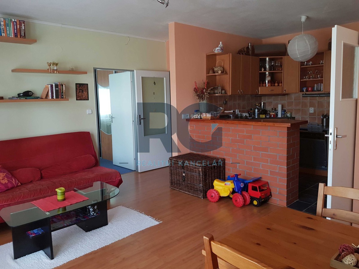 Fotografie 2 - Pronájem bytu · 2+kk · 58 m²