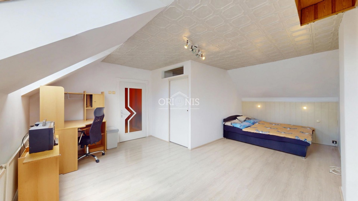 Фото 3 - Продаж будинку · Сімейний будинок · 1 239 m² · 6 кімнат