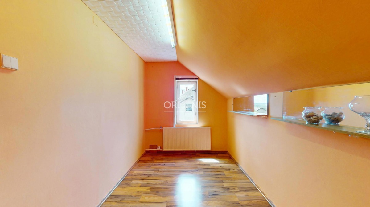 Фото 4 - Продаж будинку · Сімейний будинок · 1 239 m² · 6 кімнат