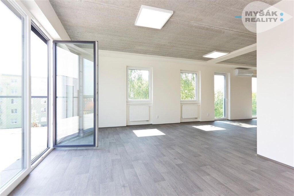 Фото 1 - Продаж квартири · 4+kk · 148 m²