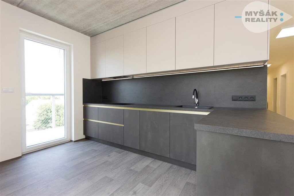 Фото 2 - Продаж квартири · 4+kk · 148 m²