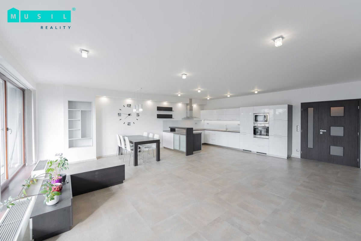 Photo 2 - Apartment for rent · 3+kk · 112 m²