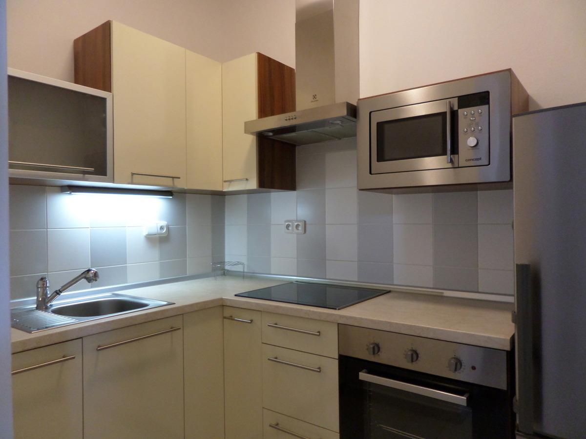 Fotografie 1 - Pronájem bytu · 1+kk · 32 m²