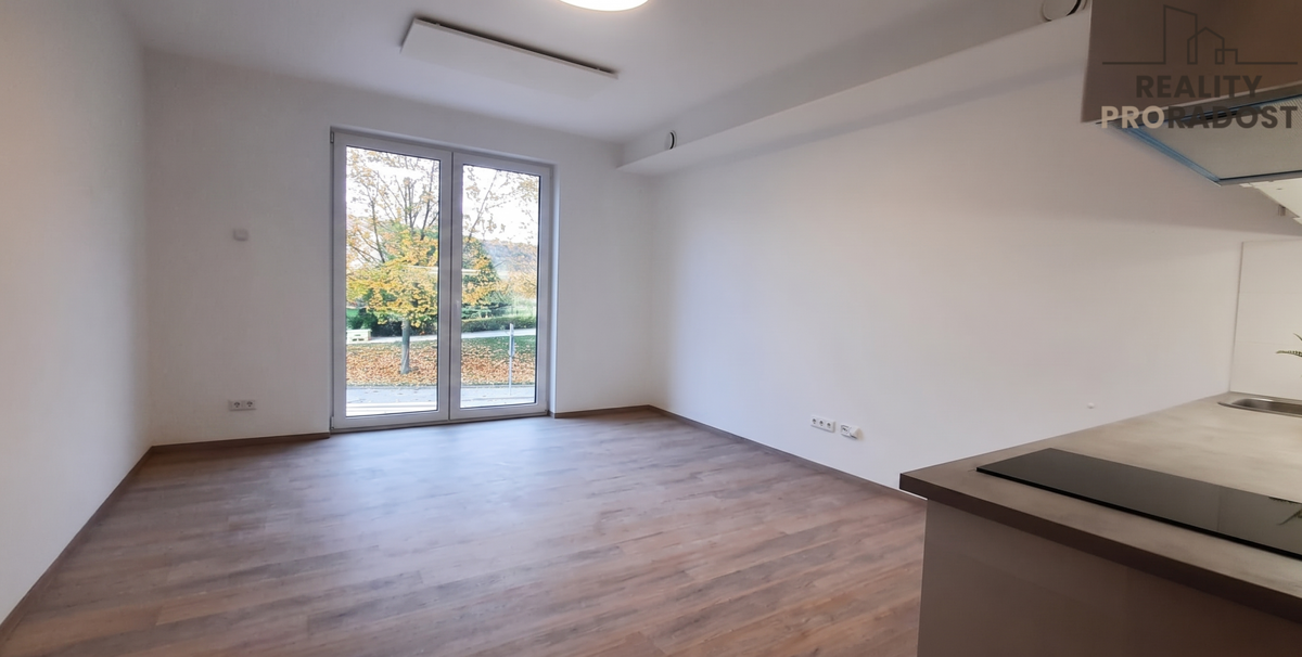Фото 4 - Аренда квартиры · 1+kk · 34 m²
