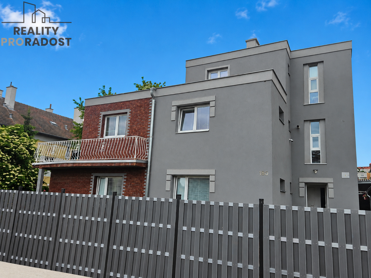 Фото 2 - Продаж будинку · Сімейний будинок · 275 m² · 5 кімнат