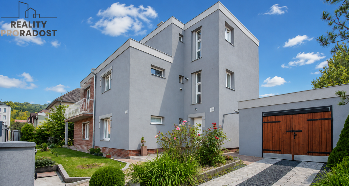 Фото 1 - Продаж будинку · Сімейний будинок · 275 m² · 5 кімнат