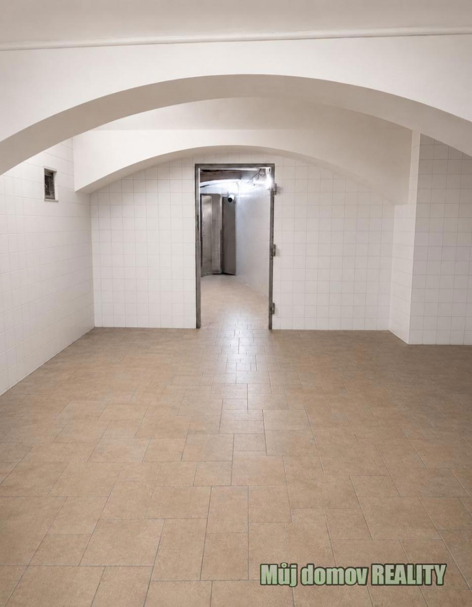 Photo 4 - Commercial property for rent · 220 m²