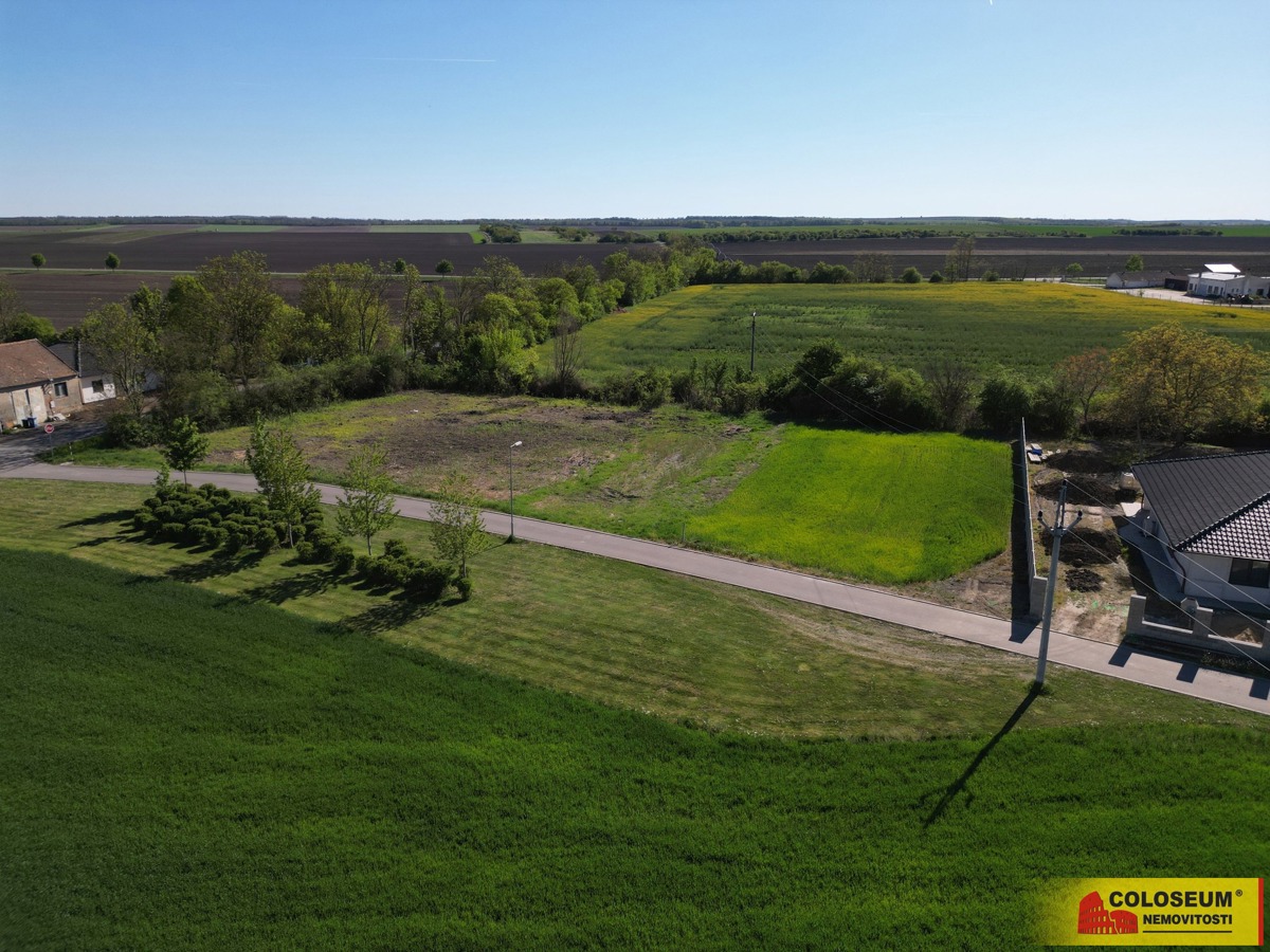 Photo 4 - Land for sale · Housings
