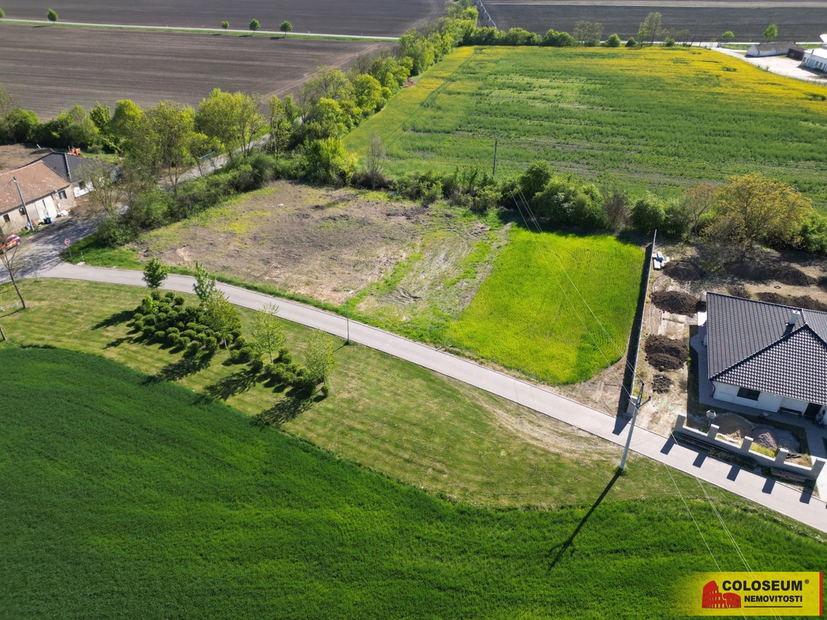 Photo 1 - Land for sale · Housings