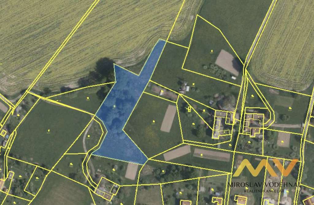 Photo 2 - Land for sale · Meadow